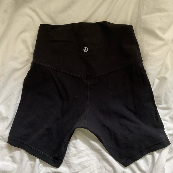 Lulu 6” biker shorts - Picture 2 of 3